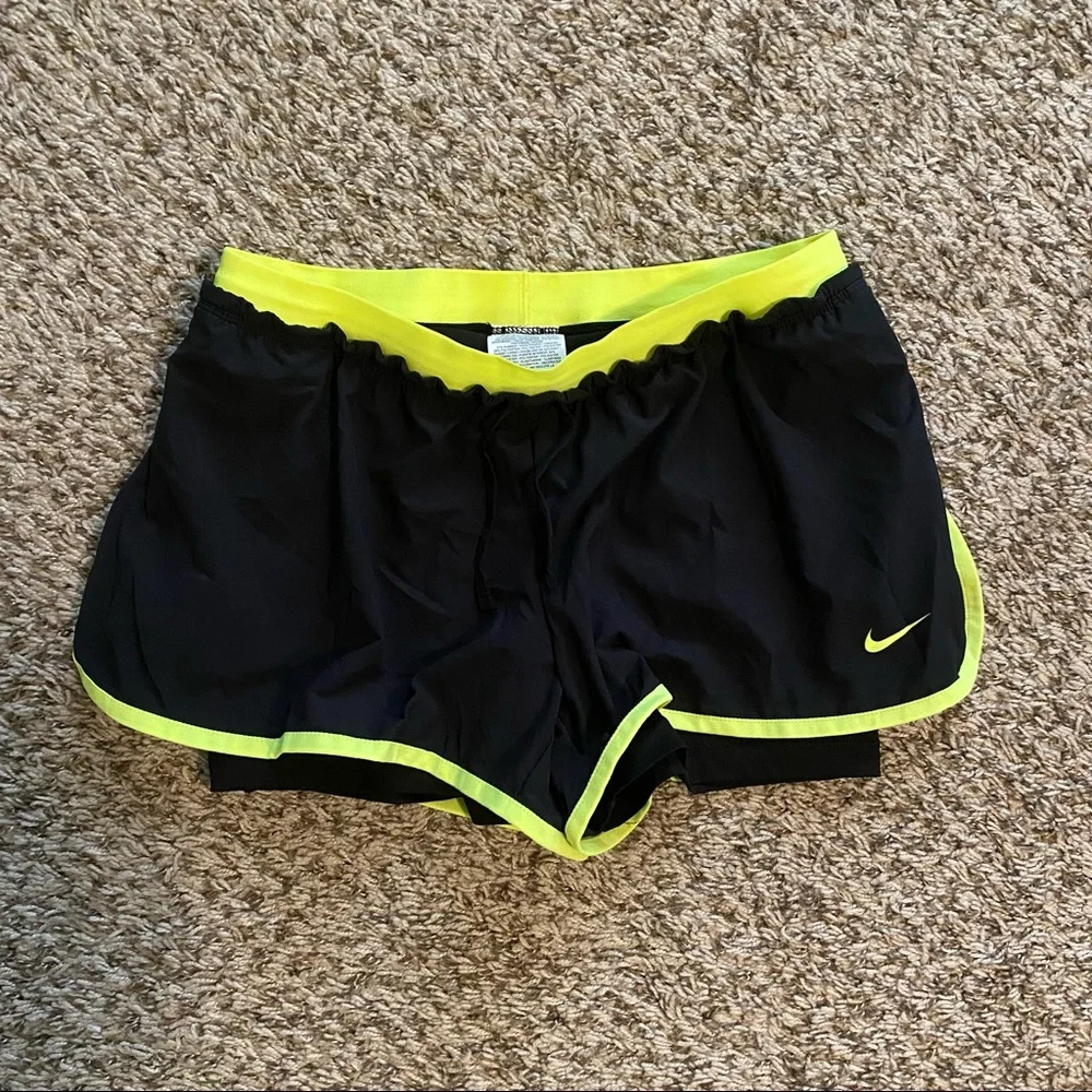 nike running shorts - Picture 1 of 2